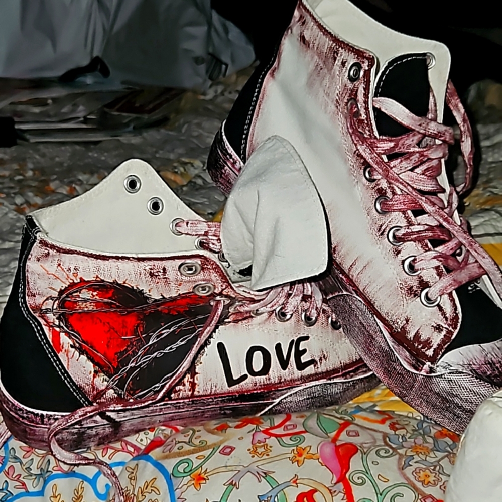NEVER WORN High tops  white black and red
